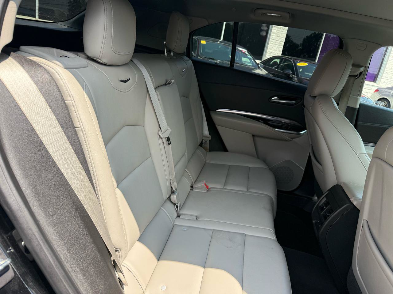 Used 2019 Cadillac XT4 Luxury w/ Cold Weather Package AWD/4WD image 12