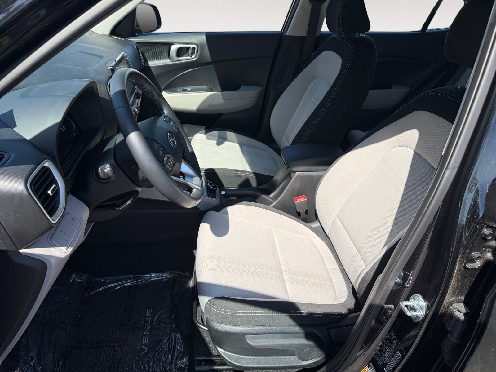 Certified 2026 Hyundai Venue SEL FWD image 10