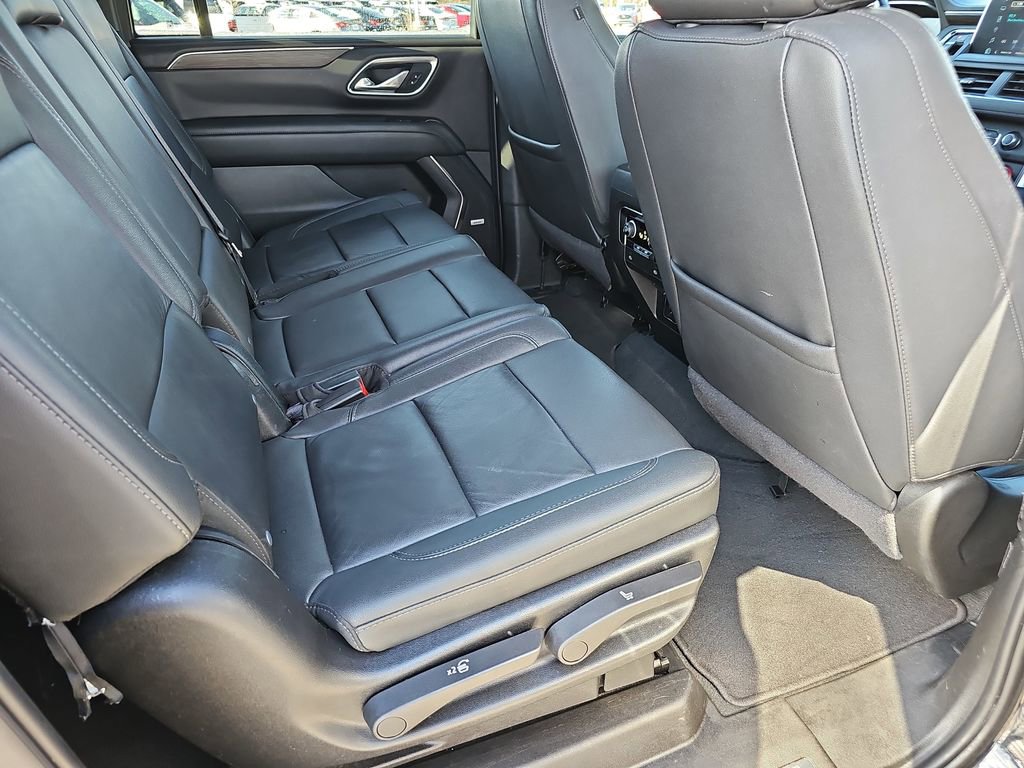 Used 2024 Chevrolet Suburban LT image 13