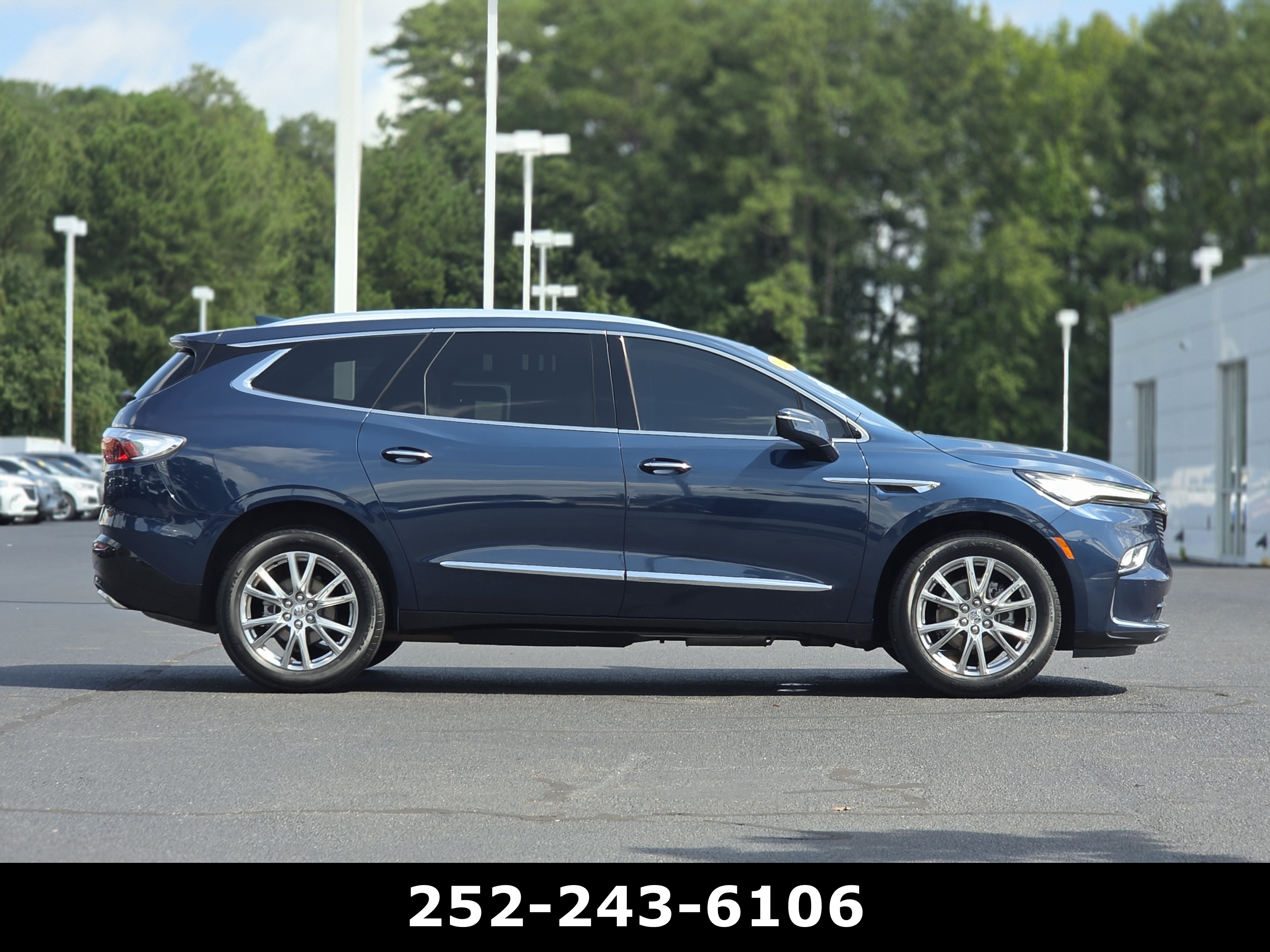 Used 2023 Buick Enclave Premium w/ Experience Buick Package FWD image 8