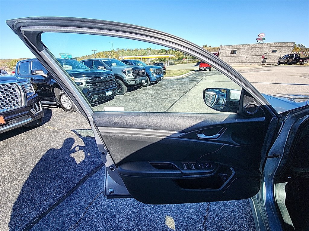 Used 2019 Honda Civic Sport image 12