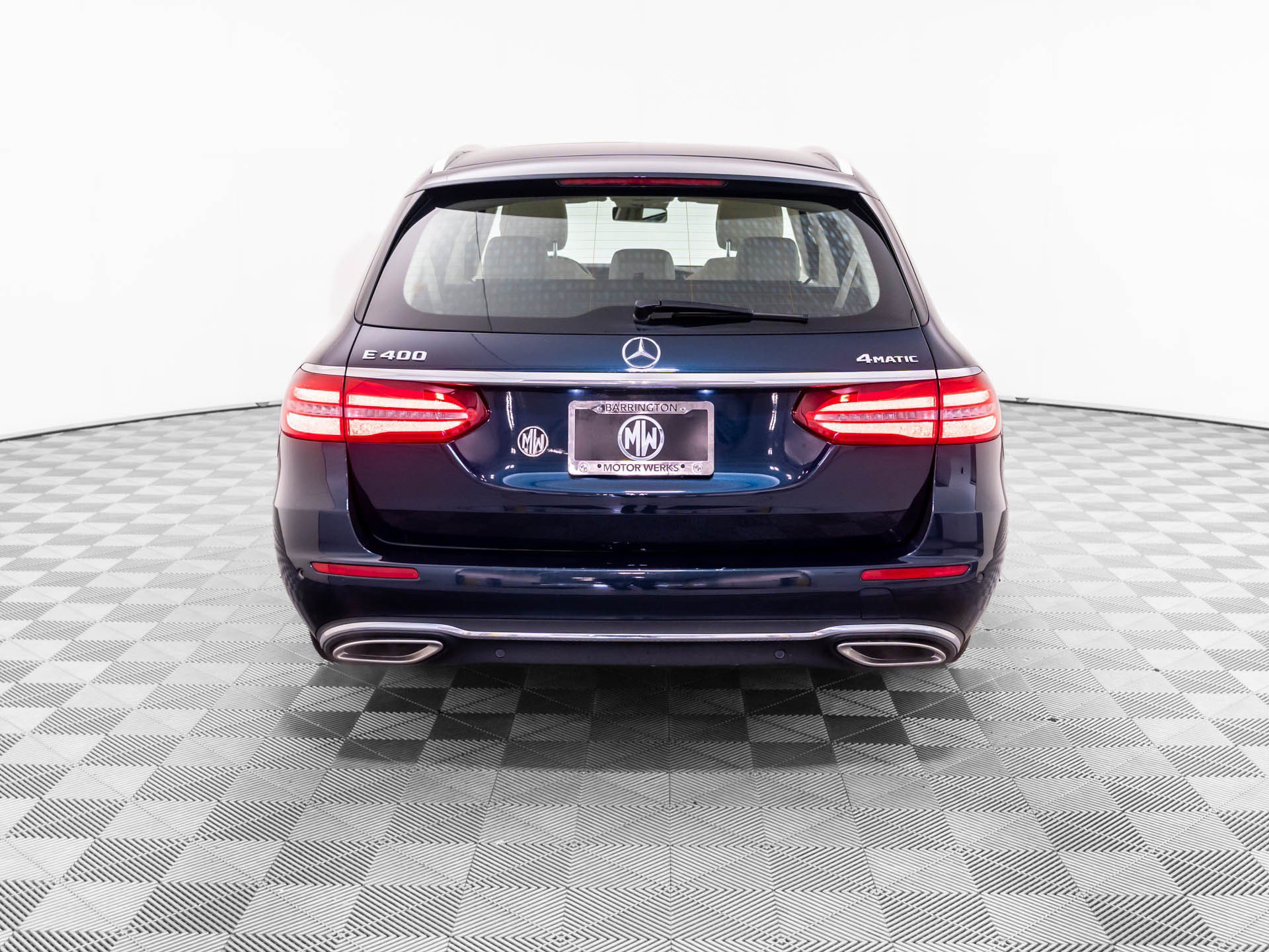 Used 2017 Mercedes-Benz E 400 4MATIC Wagon image 4