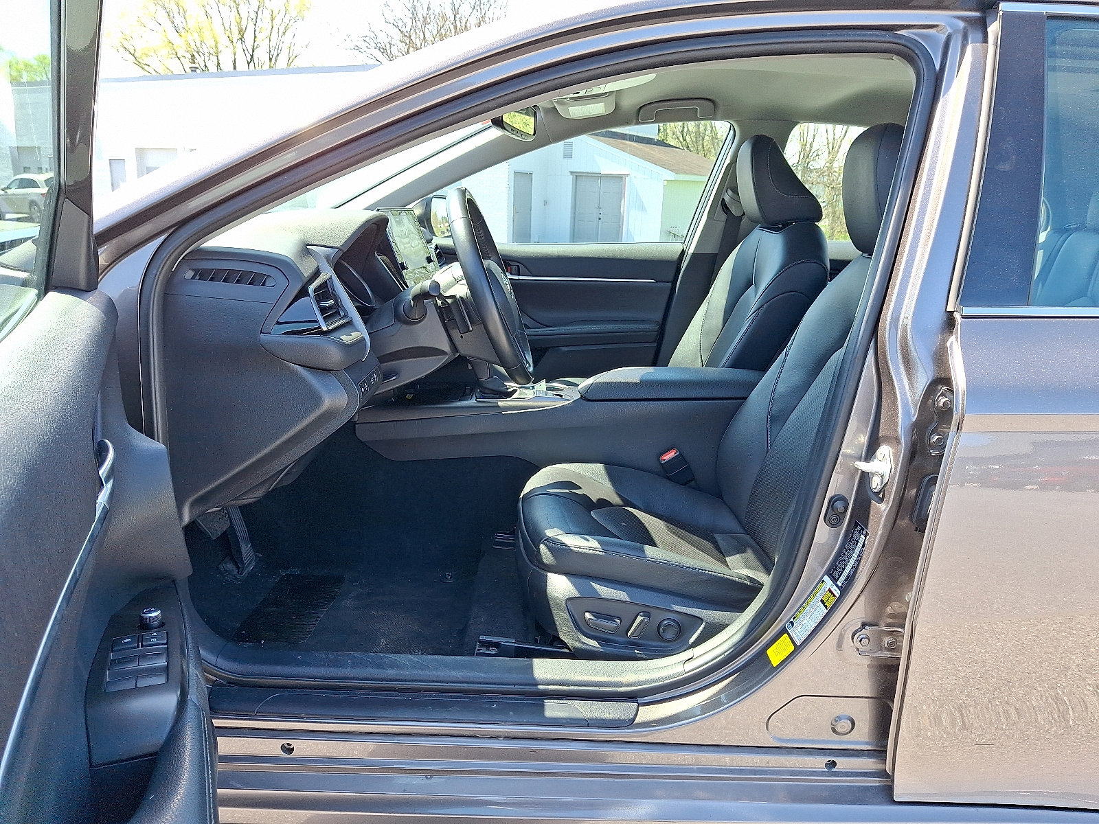 Used 2024 Toyota Camry XSE FWD image 14