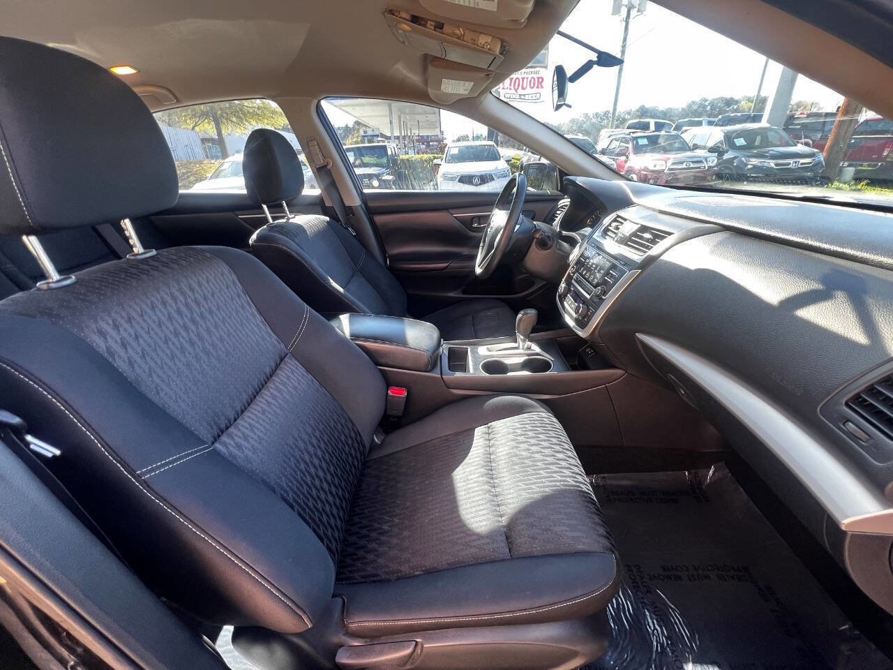 Used 2017 Nissan Altima 2.5 SV image 13