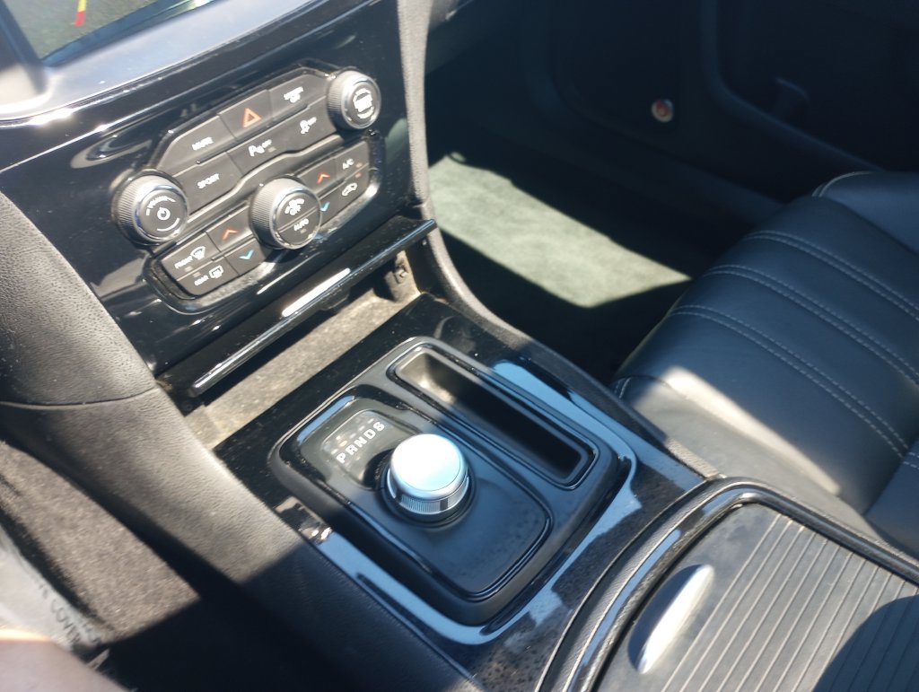Used 2018 Chrysler 300 S w/ 300S Premium Group RWD image 29