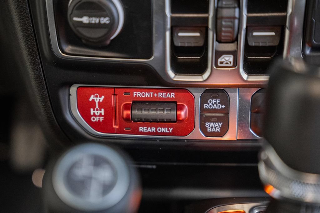 Used 2024 Jeep Gladiator Rubicon AWD/4WD image 25