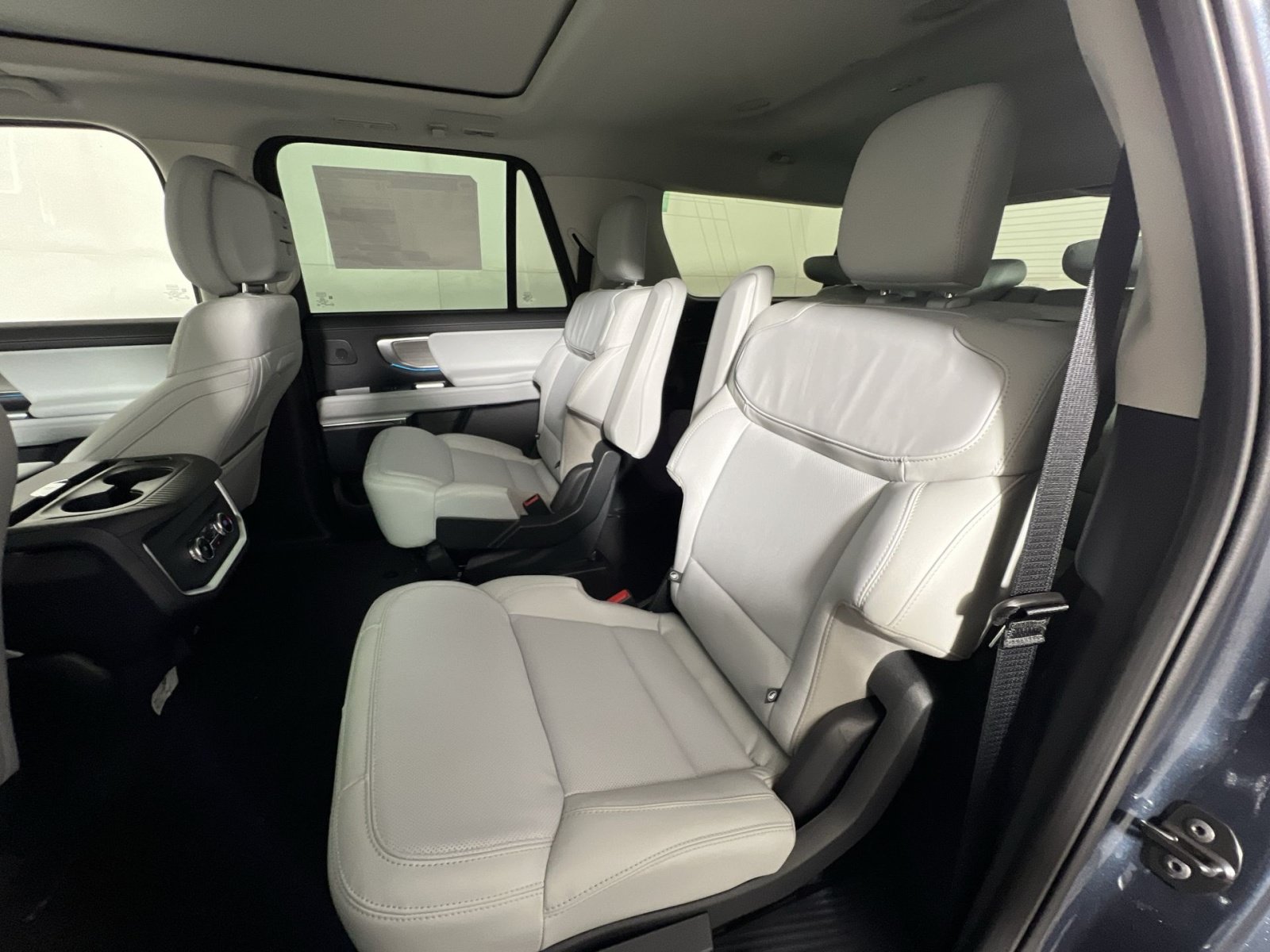 New 2026 Ford Expedition Max Platinum w/ Driver's Package AWD/4WD image 25