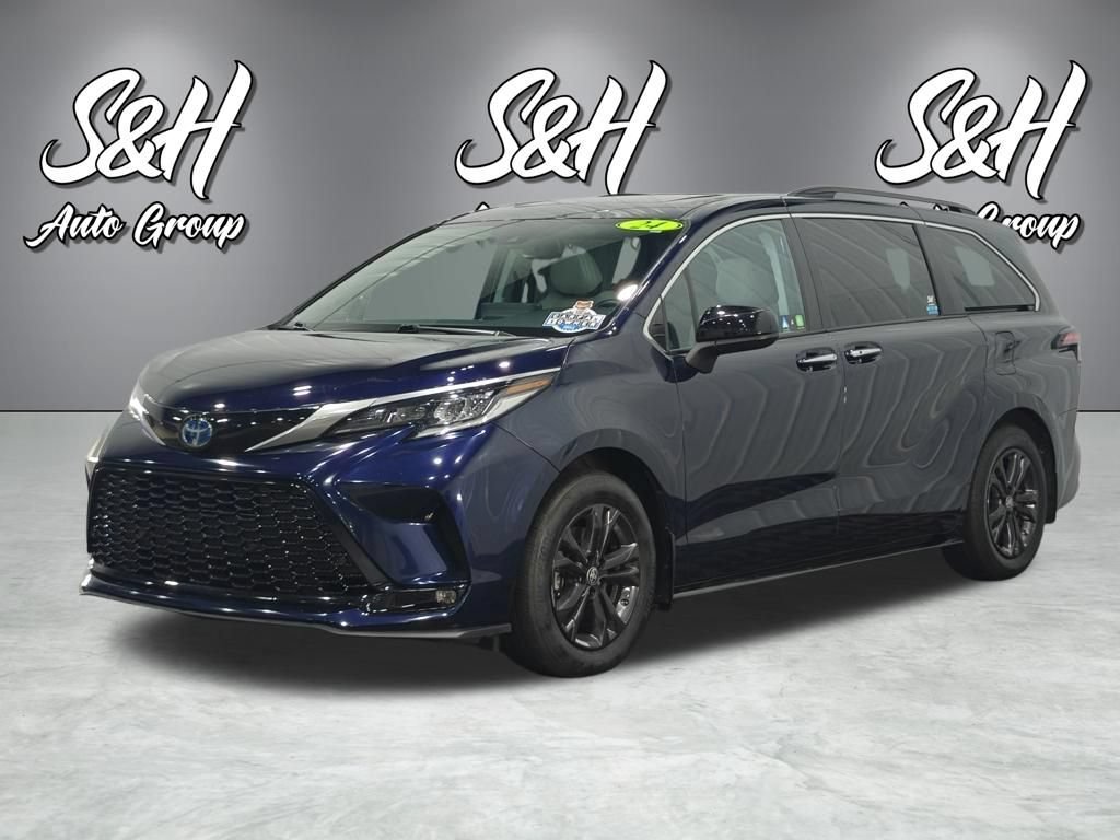 Used 2024 Toyota Sienna XSE w/ XSE Plus Package AWD/4WD image 17