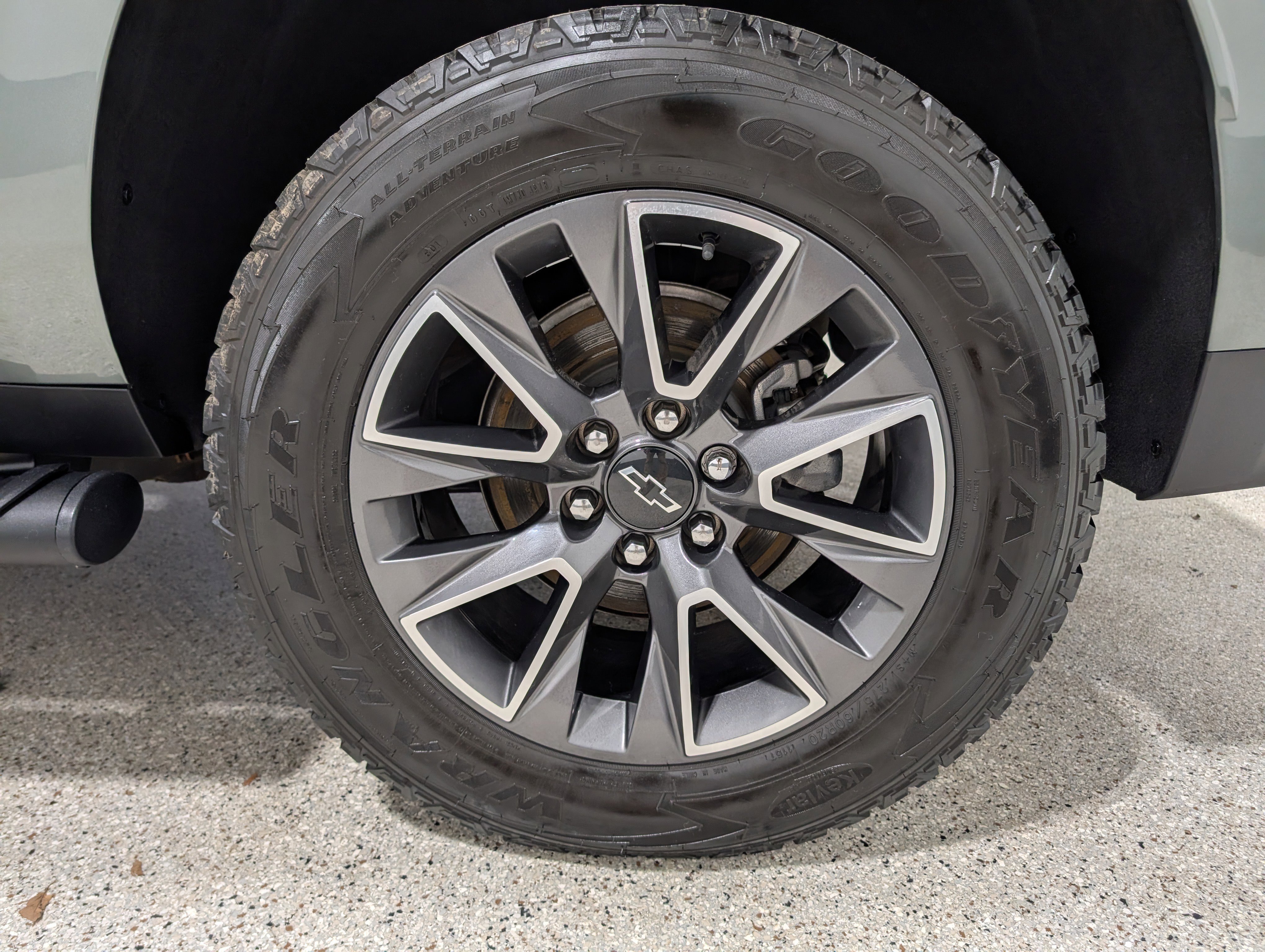 Used 2023 Chevrolet Suburban Z71 w/ Luxury Package image 12