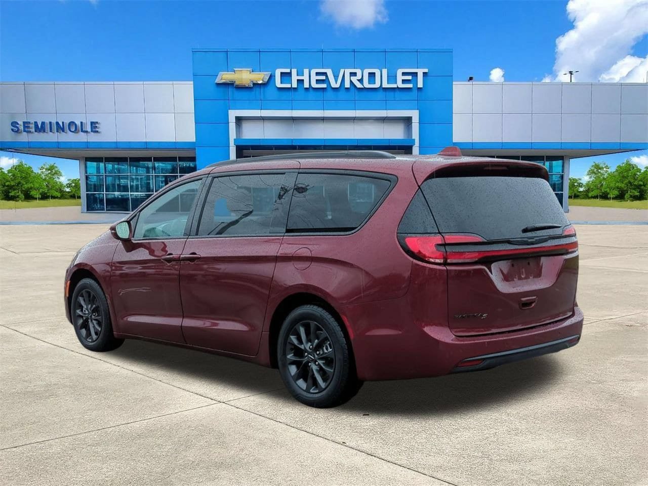 Used 2021 Chrysler Pacifica Touring w/ S Appearance Package FWD image 3