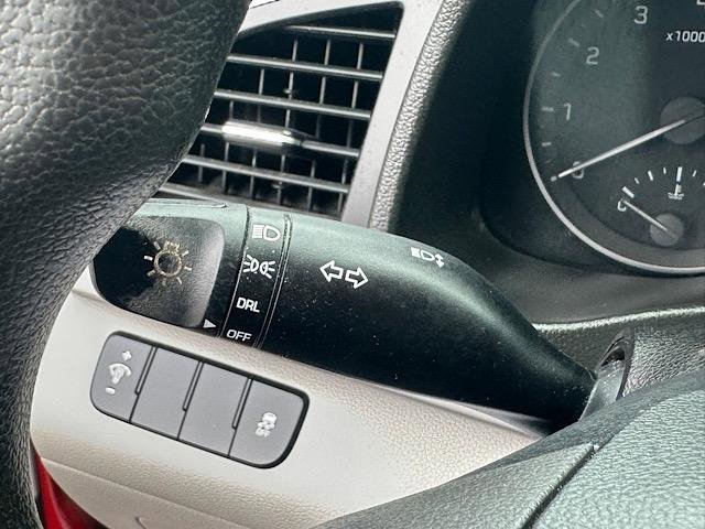 Used 2018 Hyundai Elantra SE image 30