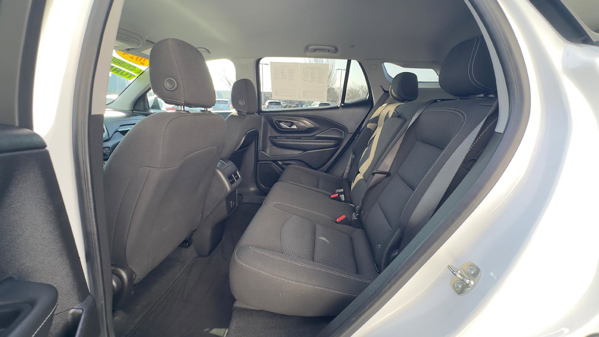 Used 2024 GMC Terrain SLE image 9