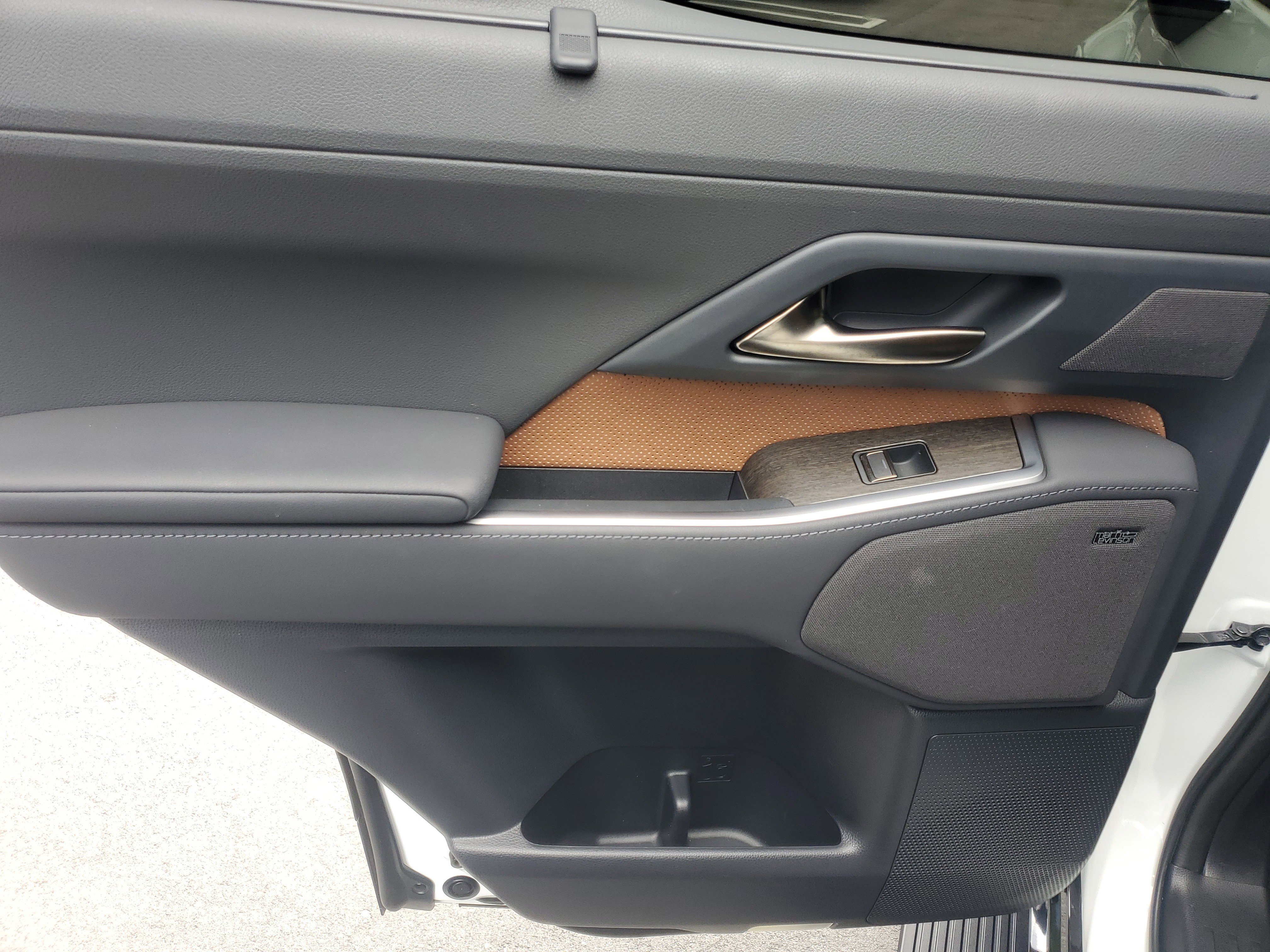 Used 2025 Lexus GX 550 image 14