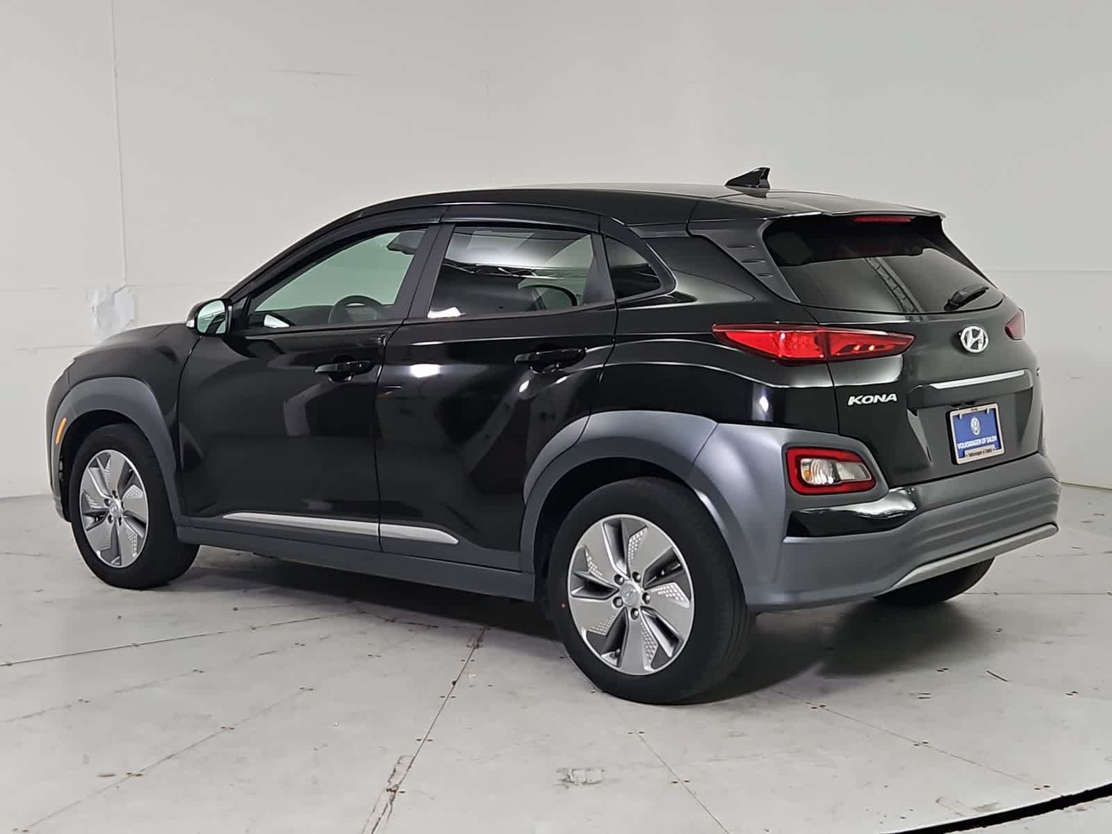 Used 2021 Hyundai Kona Limited w/ Cargo Package FWD image 4
