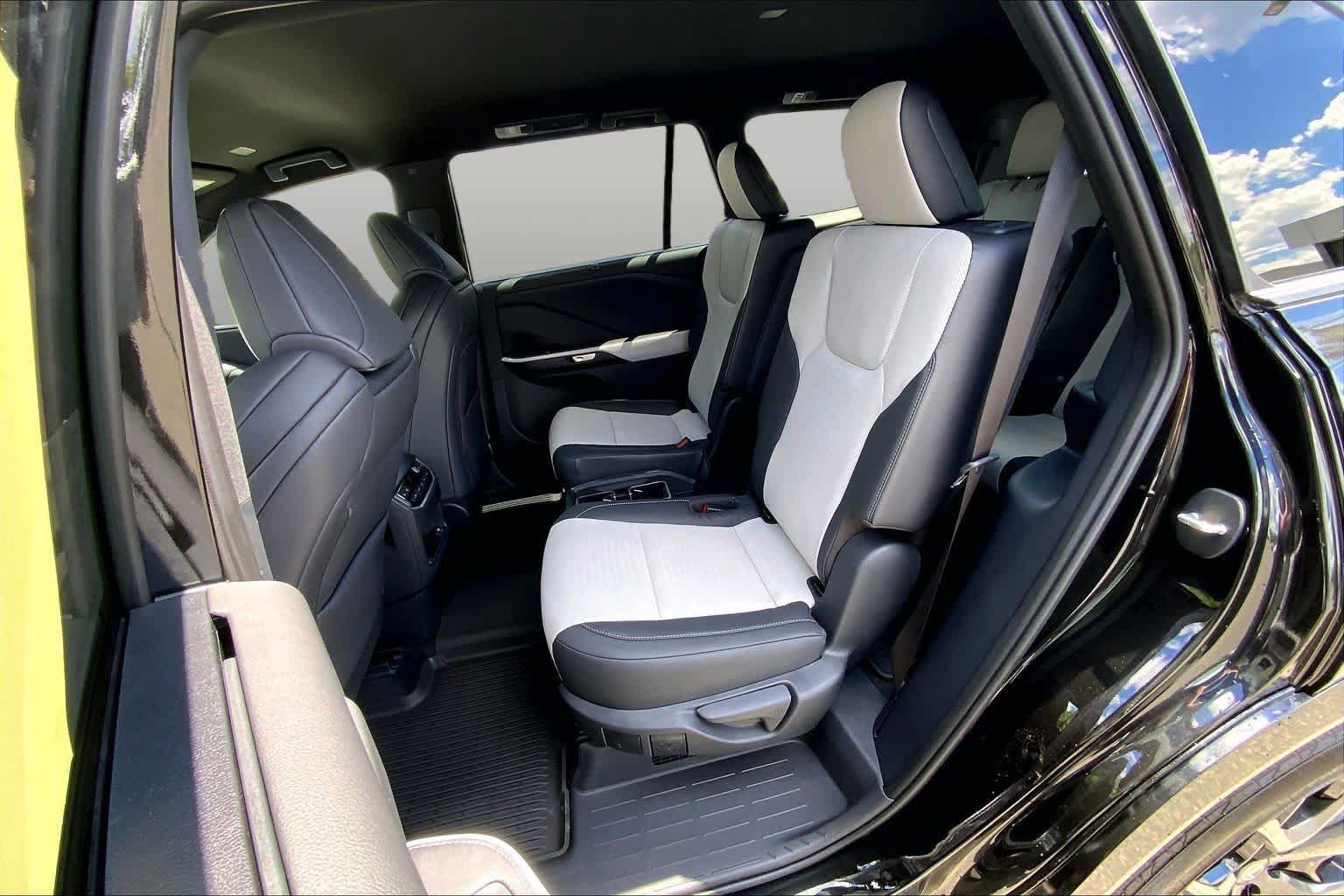 New 2026 Lexus TX 500h AWD image 23