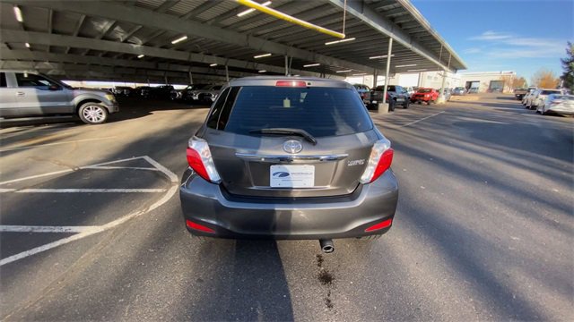 Used 2013 Toyota Yaris L image 7