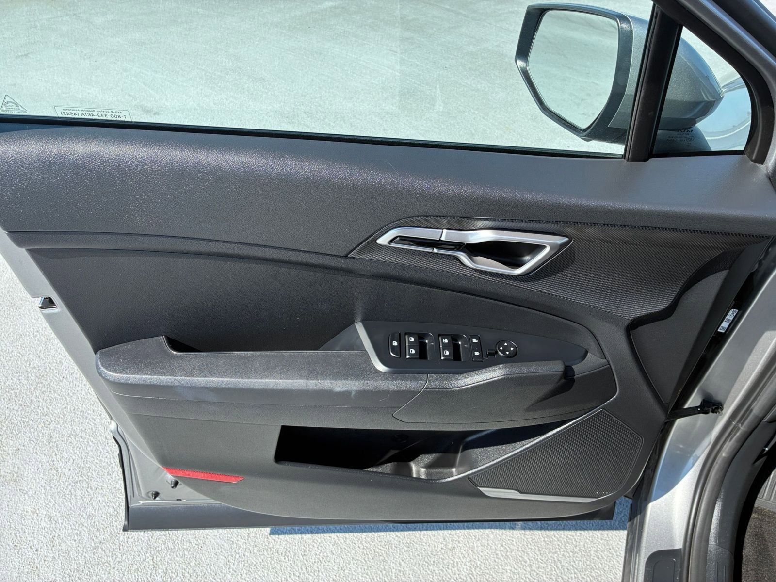 Used 2025 Kia Sportage LX FWD image 18