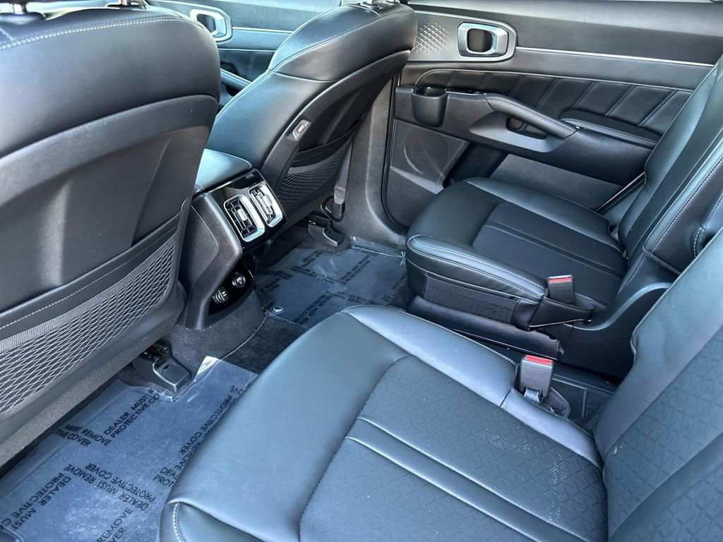 Used 2022 Kia Sorento SX FWD image 11