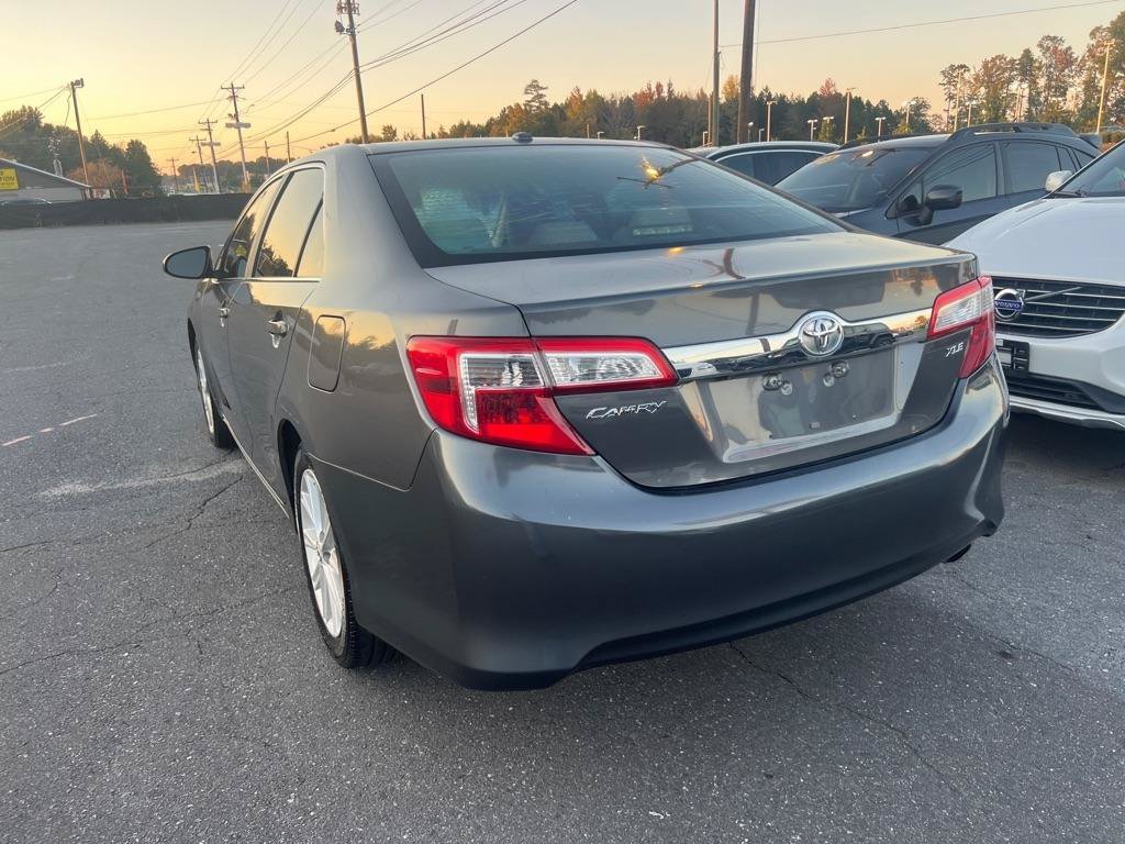 Used 2012 Toyota Camry XLE w/ Leather Pkg FWD image 6