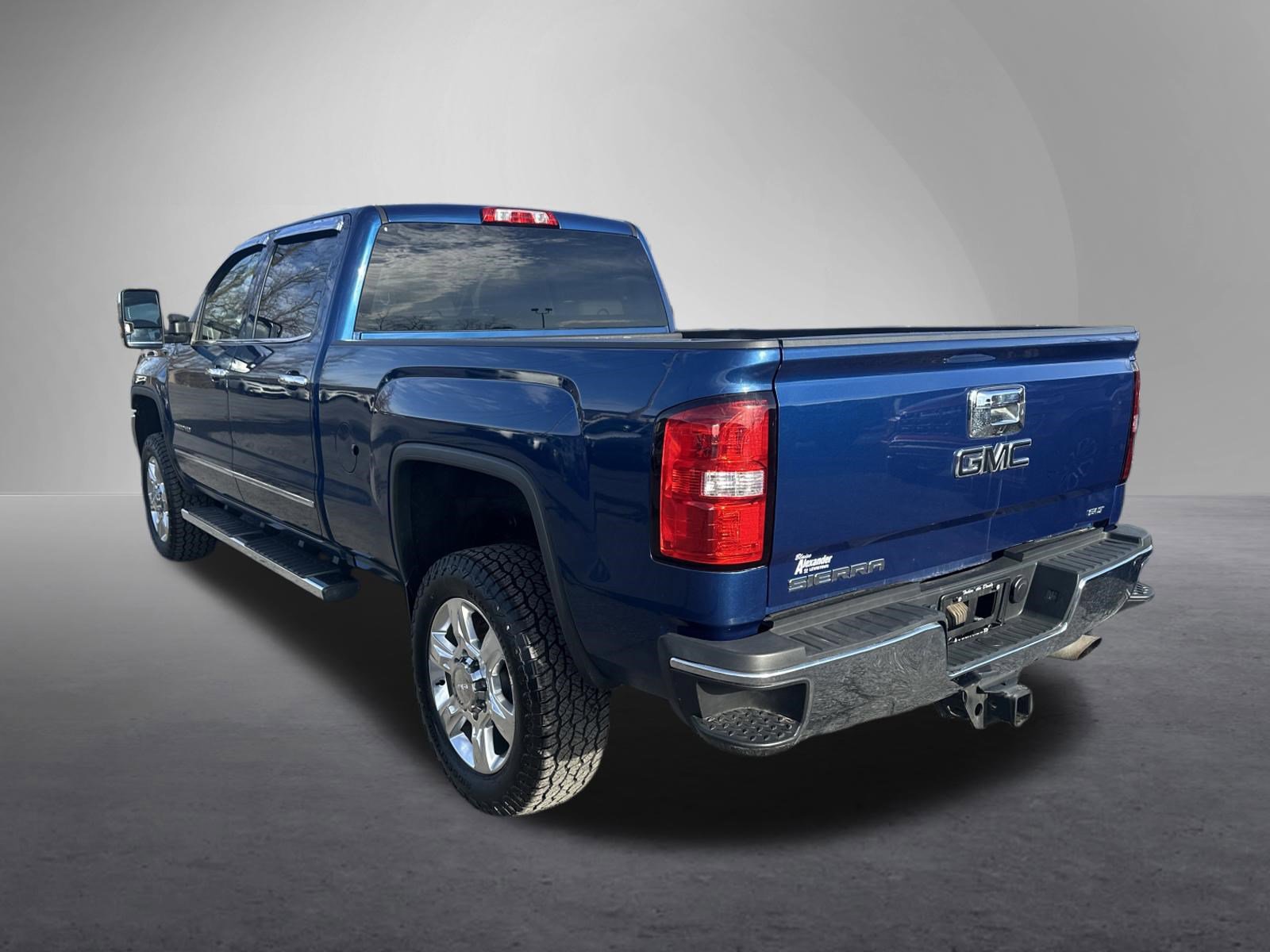 Used 2019 GMC Sierra 2500 SLT w/ Suspension Package, Off-Road image 6