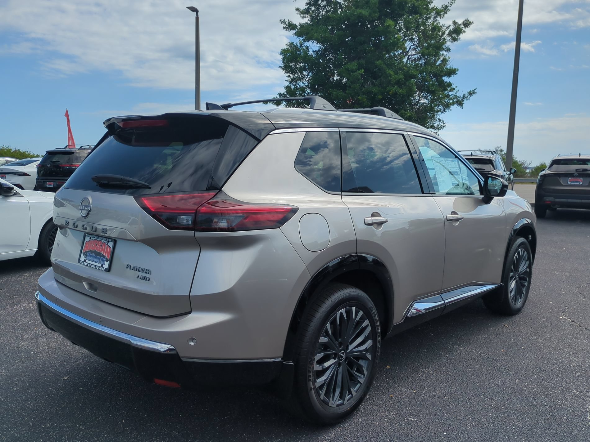 New 2026 Nissan Rogue Platinum w/ Platinum Premium Package AWD/4WD image 4