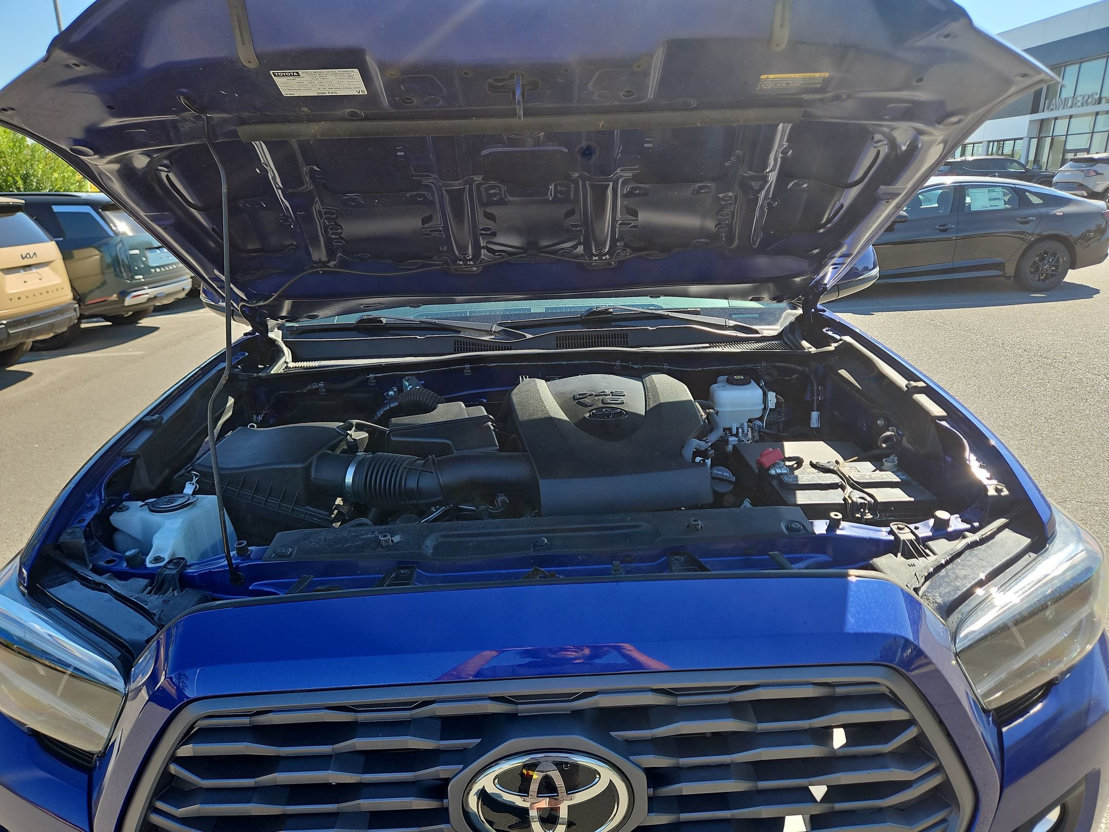 Used 2023 Toyota Tacoma TRD Off-Road w/ Technology Package AWD/4WD image 19