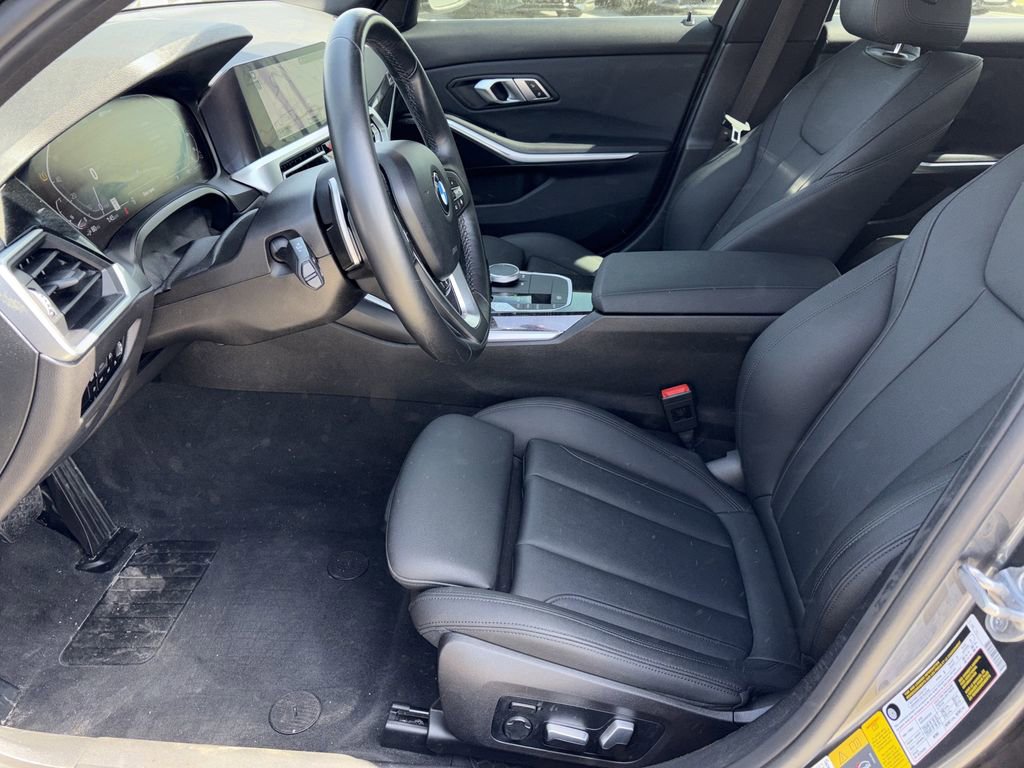 Used 2021 BMW 330e xDrive w/ Premium Package image 17