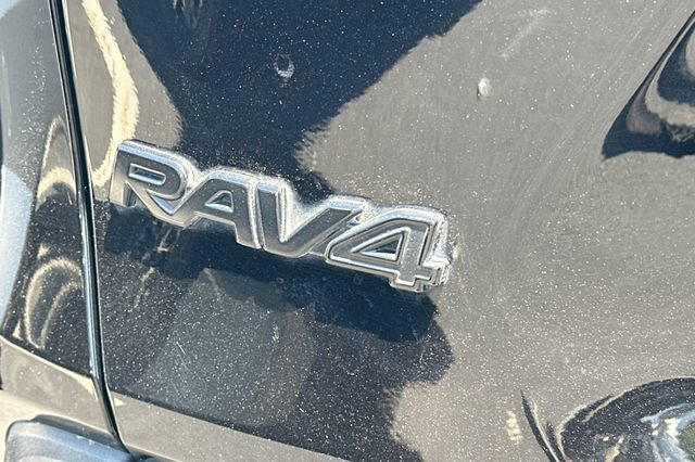 Certified 2025 Toyota RAV4 XLE FWD image 32