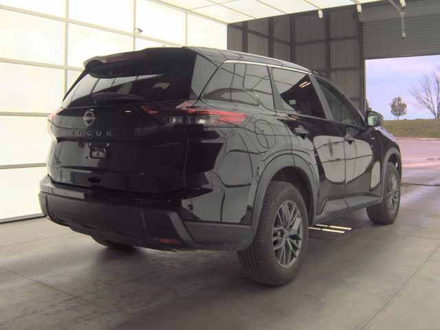 Used 2024 Nissan Rogue S image 4