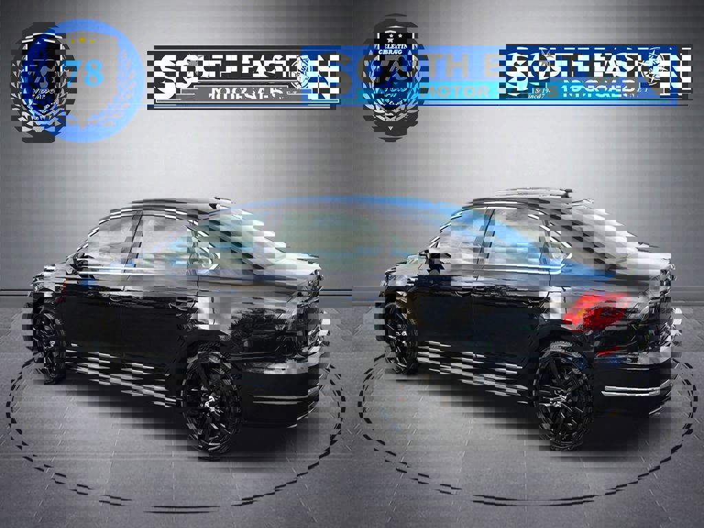 Used 2017 Volkswagen Passat 1.8T R-Line image 8