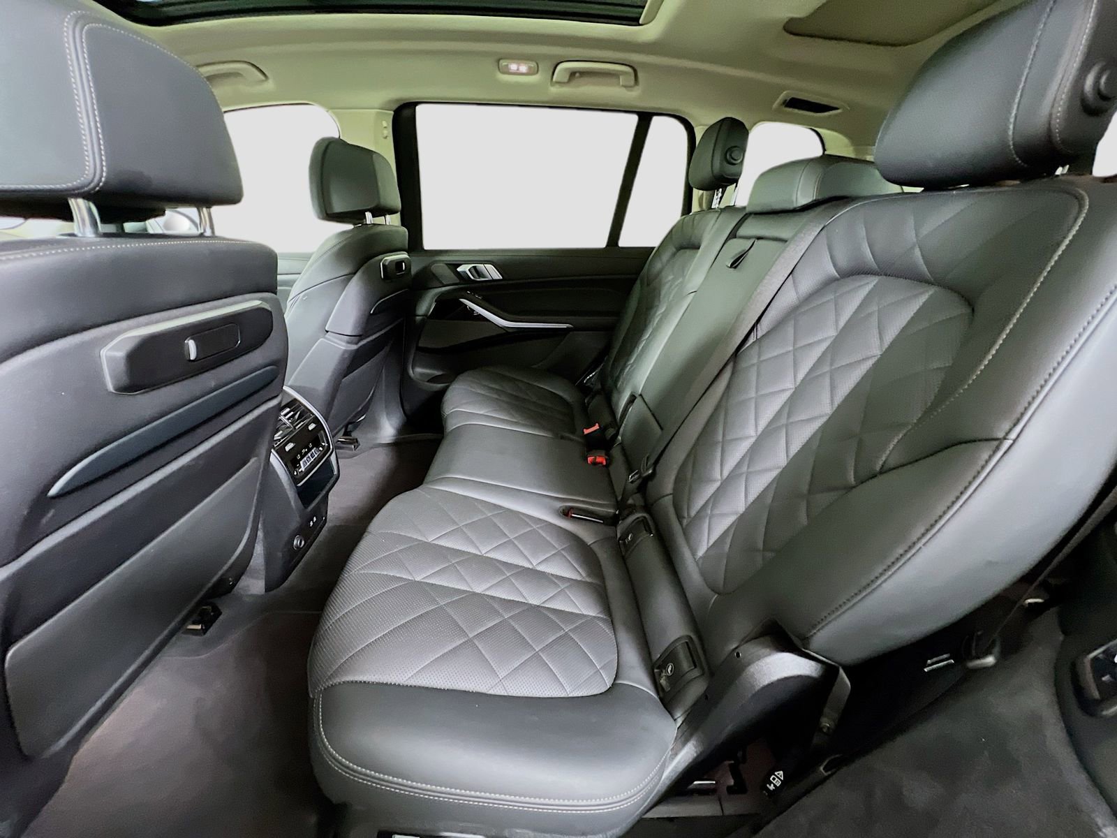 Used 2024 BMW X7 xDrive40i image 24