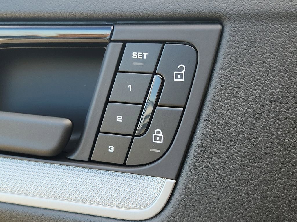 New 2026 Porsche Cayenne Coupe image 20