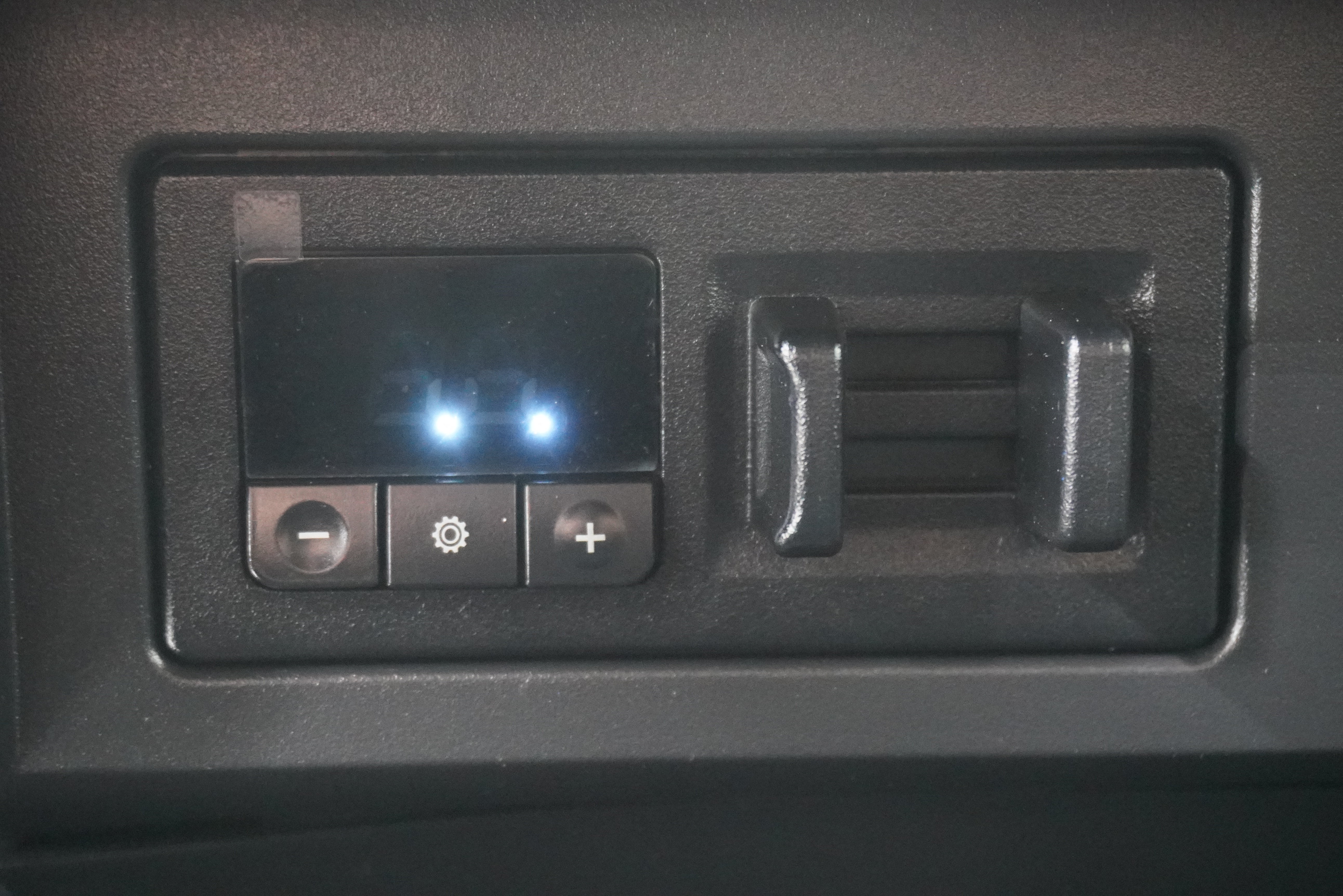 Used 2021 Nissan Titan PRO-4X w/ Pro-4x Convenience Package AWD/4WD image 23