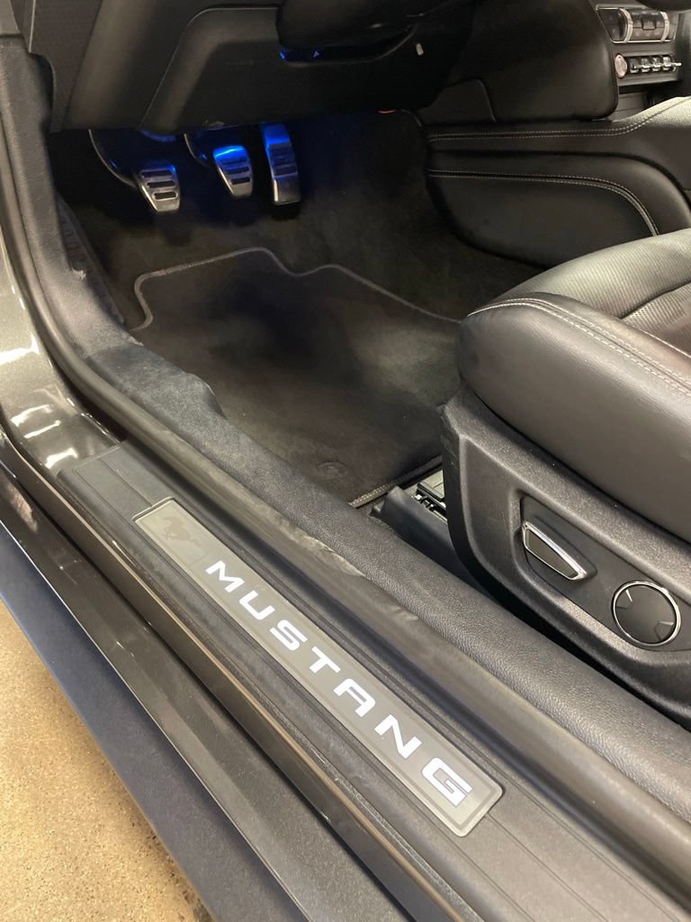 Used 2018 Ford Mustang GT Premium w/ GT Performance Package RWD image 12