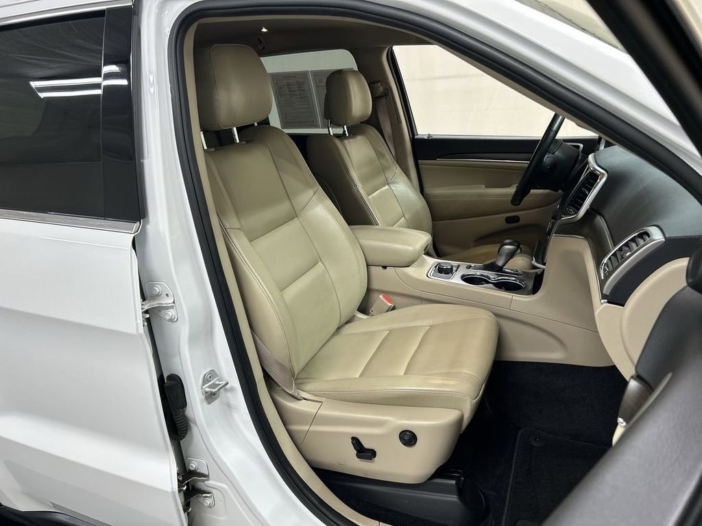 Used 2018 Jeep Grand Cherokee Limited AWD/4WD image 23