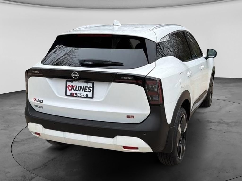 Used 2025 Nissan Kicks SR FWD image 9