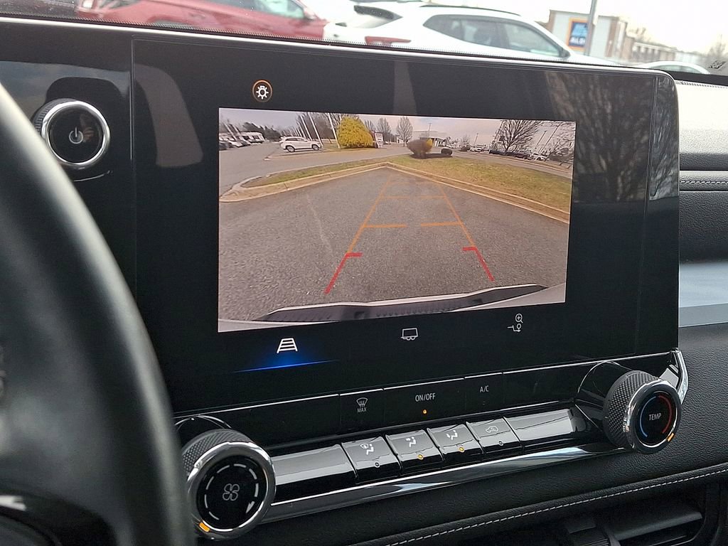 Used 2024 Chevrolet Colorado LT image 16