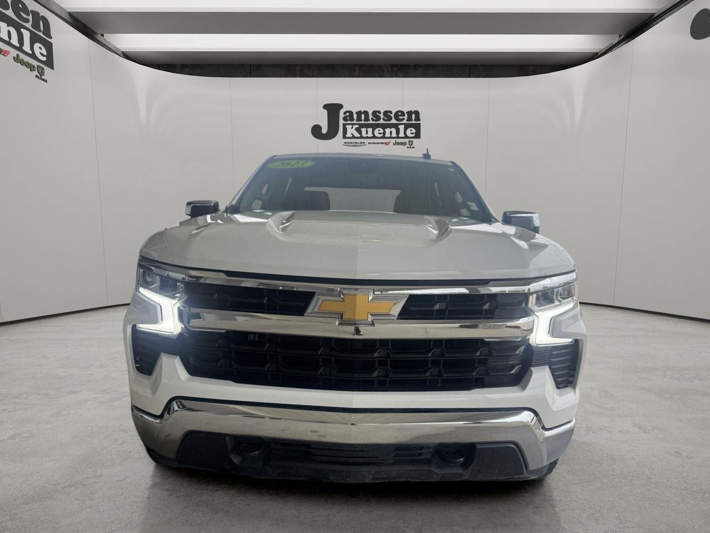 Used 2023 Chevrolet Silverado 1500 LT w/ Protection Package AWD/4WD image 4