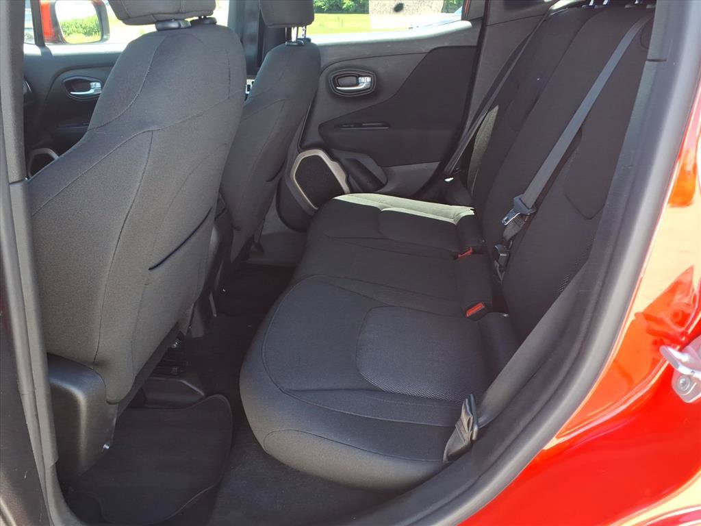 Used 2016 Jeep Renegade Latitude AWD/4WD image 23