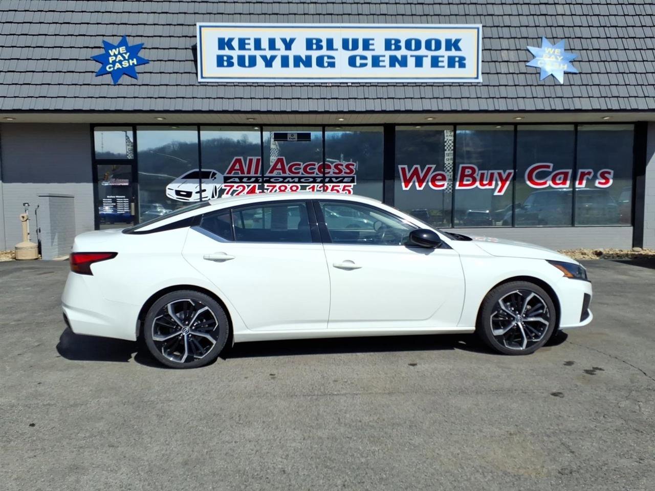 Used 2024 Nissan Altima 2.5 SR image 1