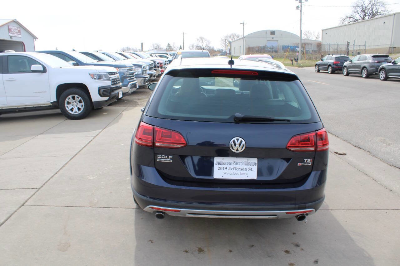 Used 2017 Volkswagen Golf Alltrack S image 9