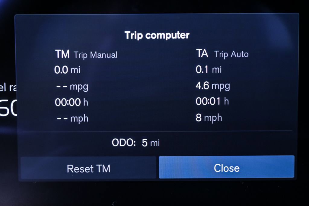 New 2026 Volvo XC40 B5 Plus w/ Protection Package Premier image 11