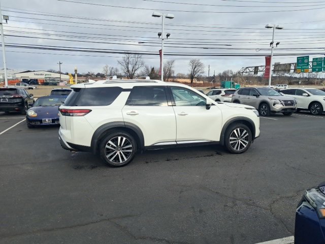 Certified 2023 Nissan Pathfinder Platinum image 4