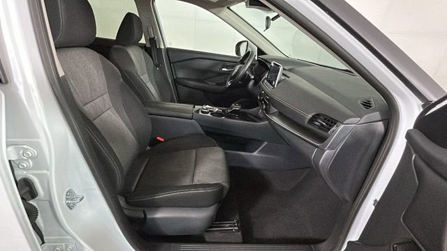 Used 2024 Nissan Rogue SV AWD/4WD image 29