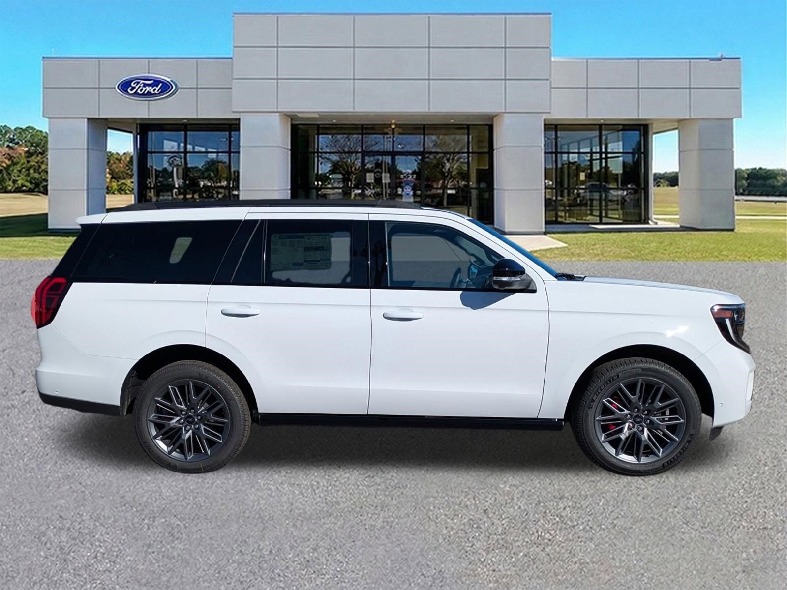 New 2025 Ford Expedition Platinum w/ Stealth Performance Package AWD/4WD image 4