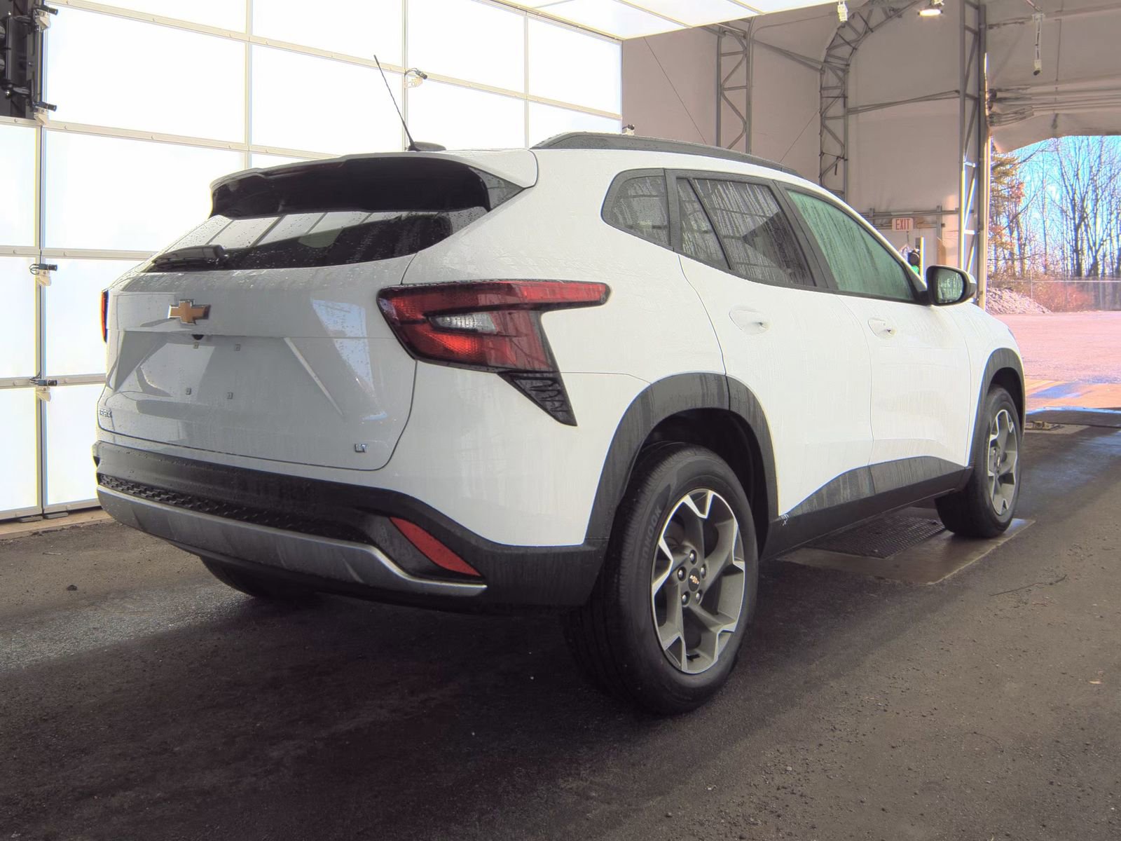 Used 2025 Chevrolet Trax LT w/ LT Convenience Package image 6