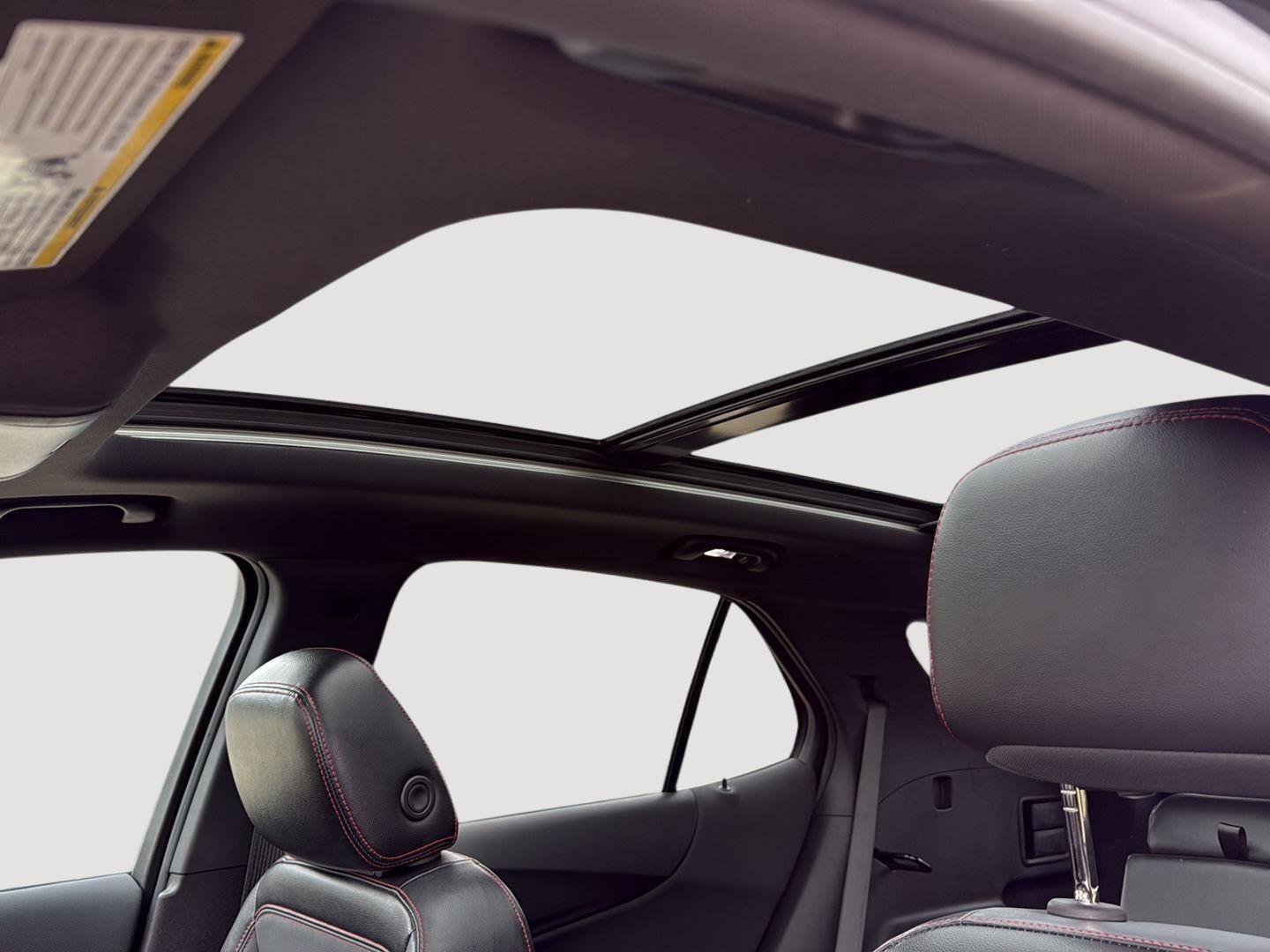 Used 2023 Chevrolet Equinox RS image 19