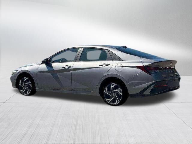 New 2025 Hyundai Elantra Sport FWD image 4