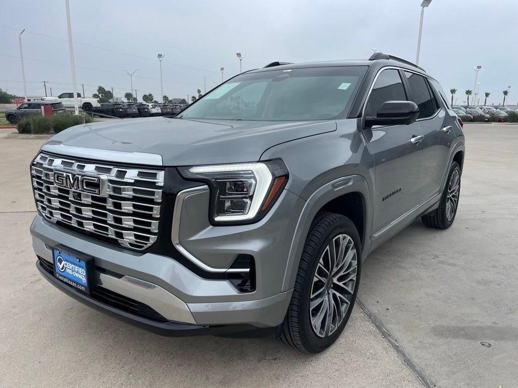 Used 2026 GMC Terrain Denali w/ LPO, Black Badging Package AWD/4WD image 5