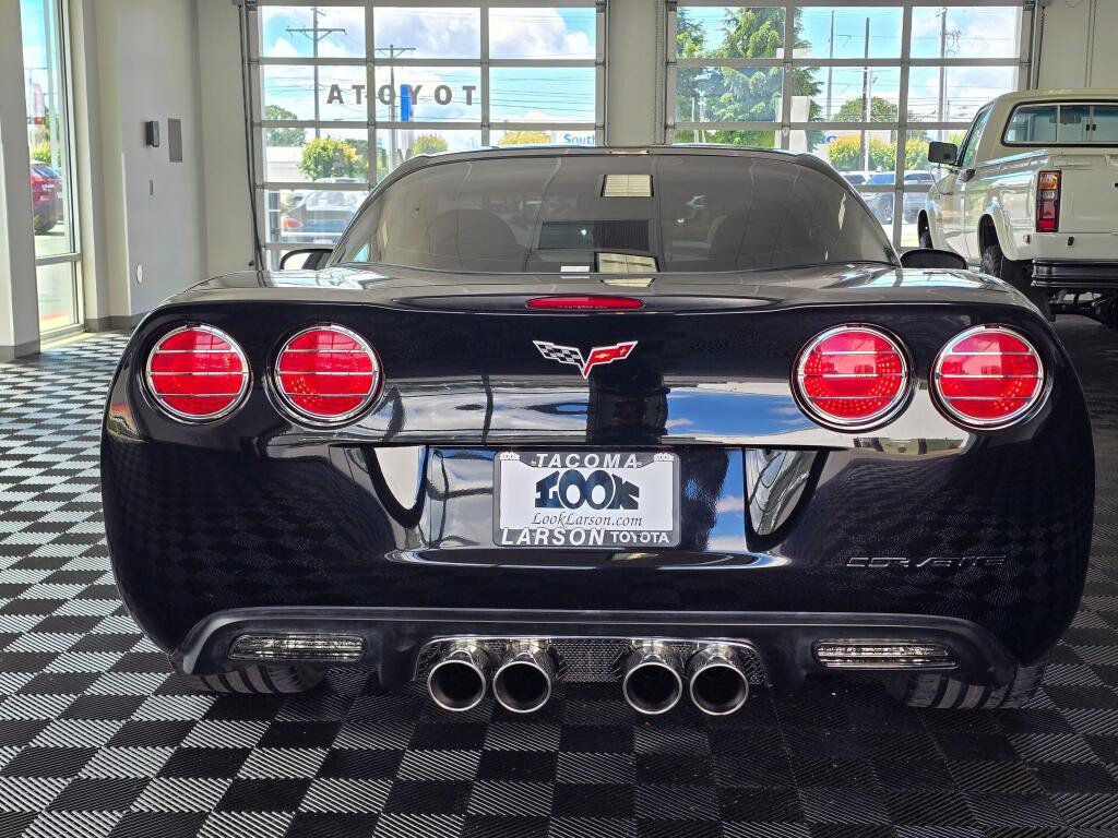 Used 2006 Chevrolet Corvette Coupe w/ Preferred Equipment Group RWD image 4